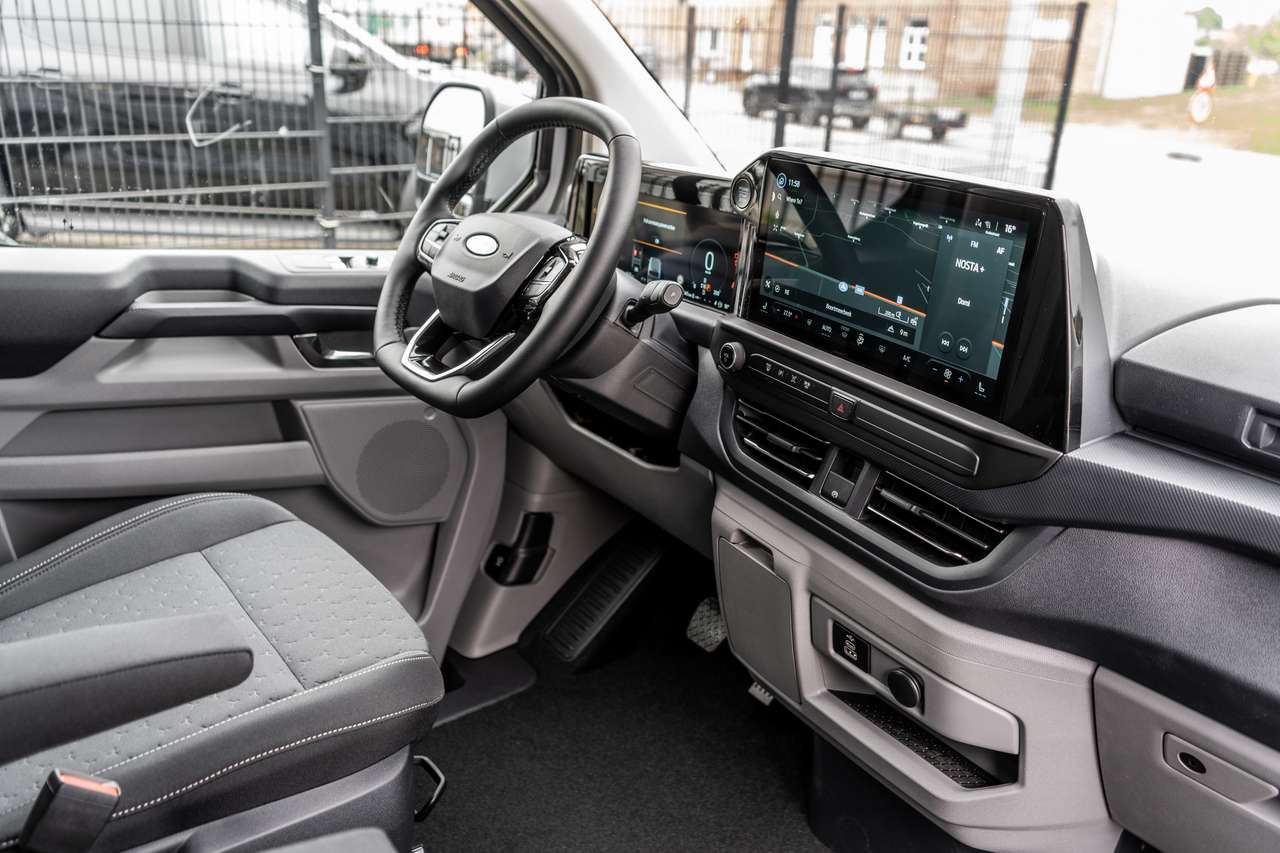 Ford Transit Custom 2.0TDCi Limited L2 5pl. - 5j Warranty - 40.400ex — foto 12 van 15