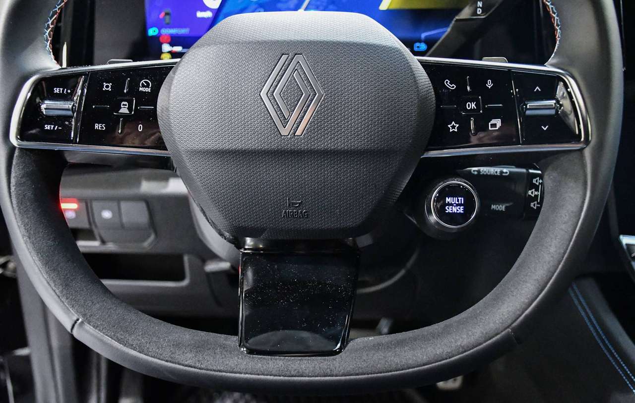 Renault Austral Alpine E-Tech Full Hybride - TREKHAAK / NAVIGATIE / SMARTLINK / ACC / CAMERA — foto 15 van 17