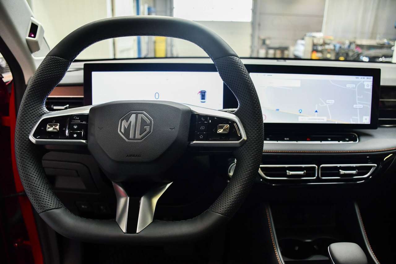 MG HS HS Hybrid  1.5 Turbo Luxury - NAVIGATIE / 360 CAMERA / SMARTLINK / ACC / BLIS — foto 21 van 24