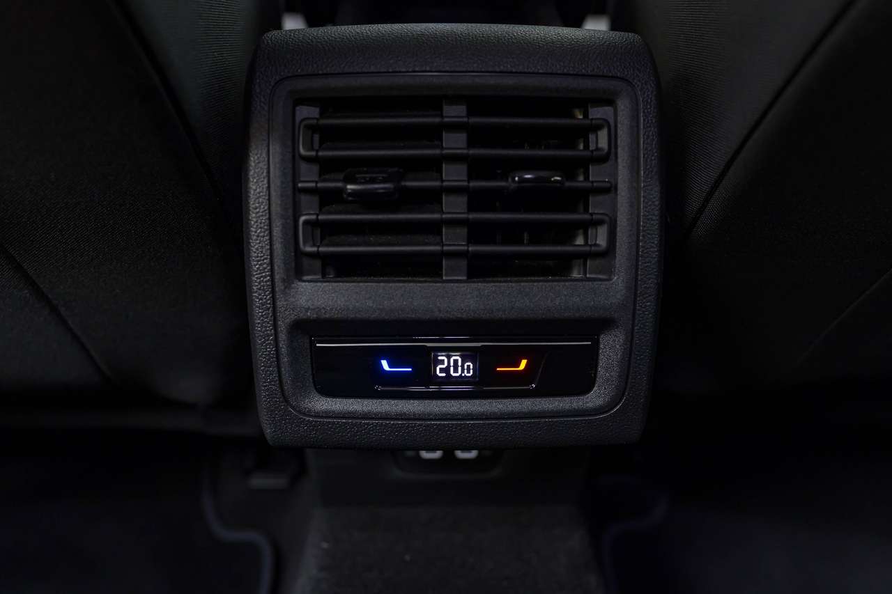 Volkswagen Golf GTE PANO|KEYLESS|STOELVERW.|SFEERVERL.|LA|ACC| — foto 14 van 25