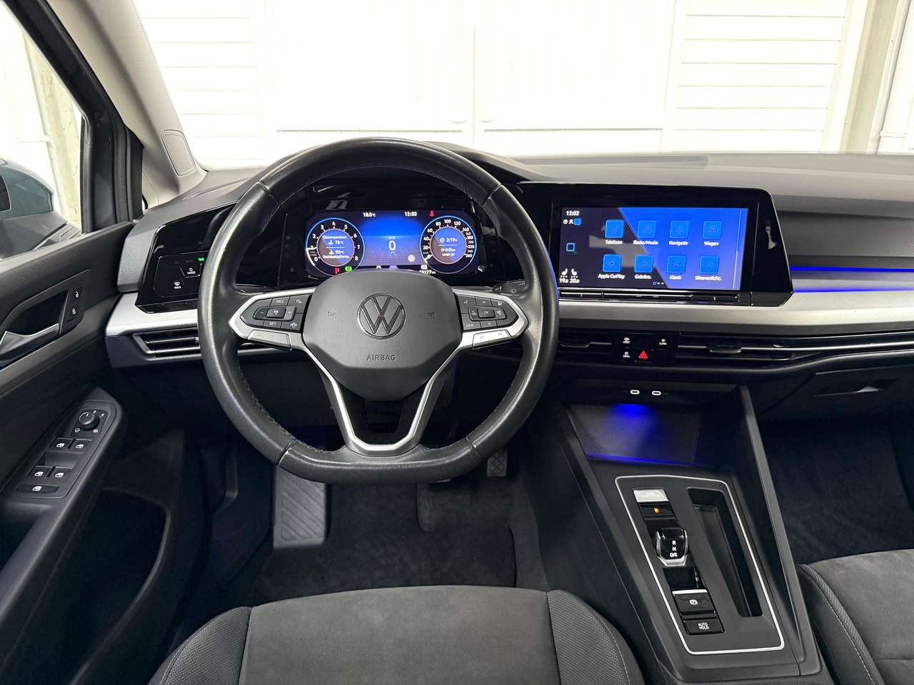 Volkswagen Golf 1.5 eTSI Life DSG LED*NAVI*PDC*CARPLAY*CAMERA*ACC*ALCANTRARA — foto 10 van 25