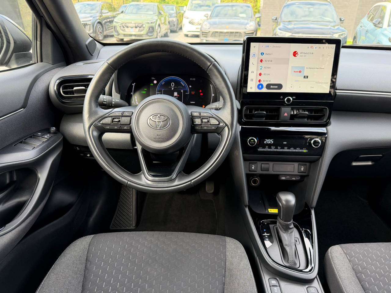Toyota Yaris Cross HEV STYLE CARPLAY STUUR-EN ZETELVERWARMING KEYLESS — foto 9 van 13