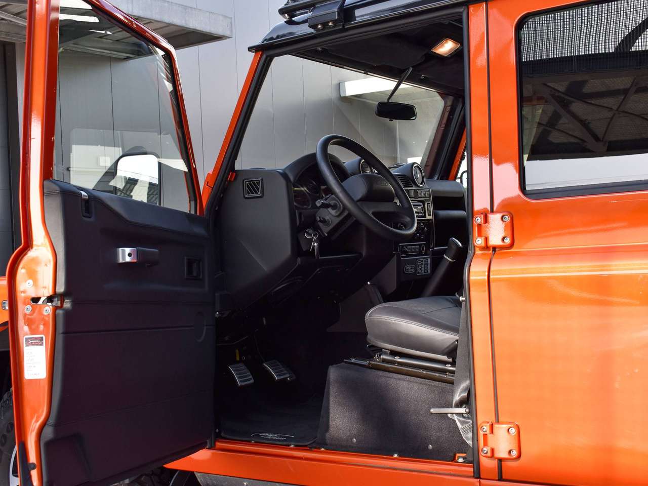 Land Rover Defender 110 2.2 TD4 / "Adventure Edition" / Firesand Orange / First Owner — foto 5 van 25
