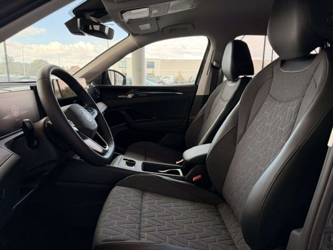 Volkswagen Tiguan LIFE EDITION HYBRIDE AUTOMAAT NIEUW 0 KM!!! — foto 12 van 25