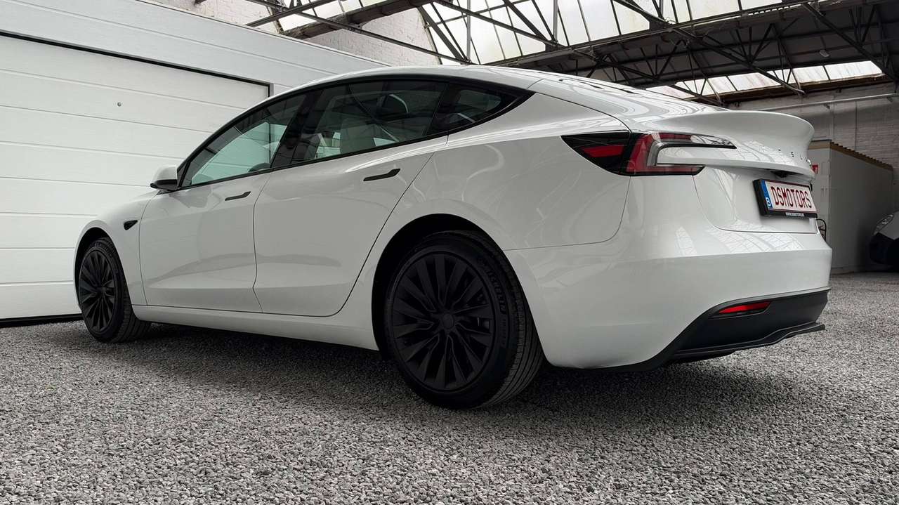 Tesla Model 3 RWD | Premium versie | LFP Batterij | 9.200km | ALS NIEUW! — foto 17 van 25