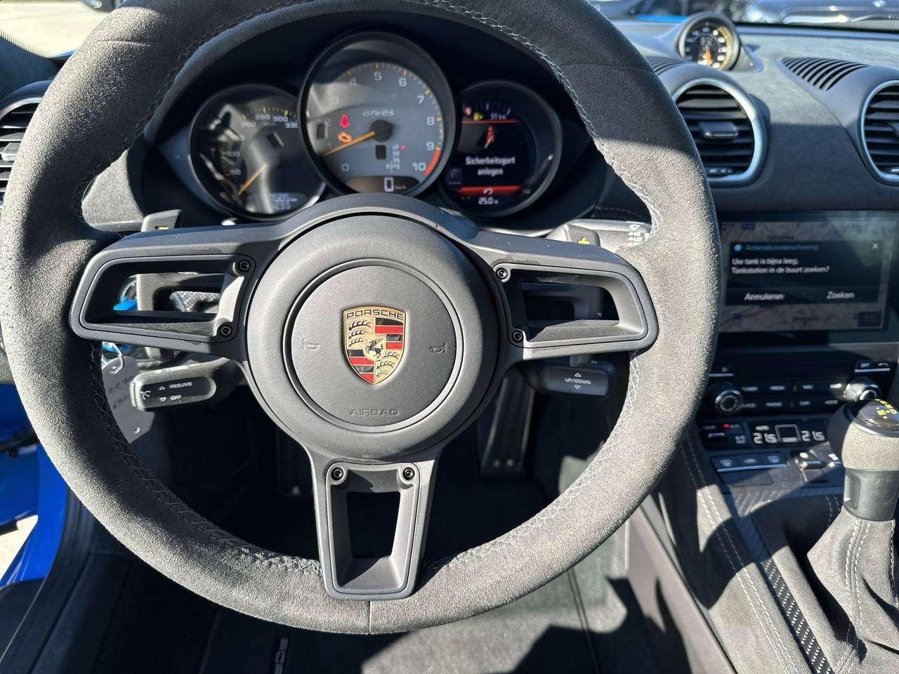 Porsche Cayman GT4 RS Weissach Pack Hefsysteem vooras — foto 15 van 17