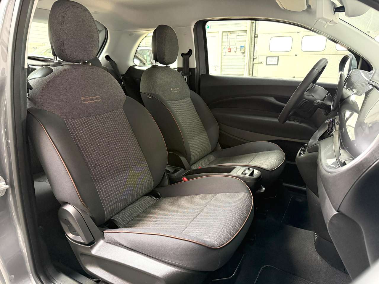 Fiat 500e Icon 24kWh BAT SoH 94% DAB*NAVI*CARPLAY*CC*LANEASS*AAC — foto 13 van 25