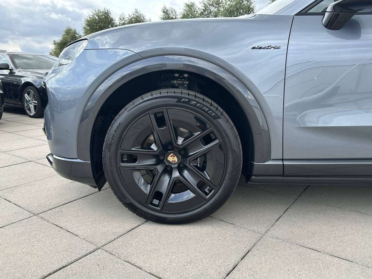Porsche Cayenne ELECTRIC Trekhaak Pano Dak 22" — foto 8 van 18
