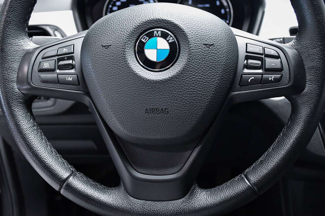 BMW X1 X1 1.5iA sDrive18i Automaat - LEDER / NAVIGATIE / CAMERA / PDC / CC — foto 16 van 18
