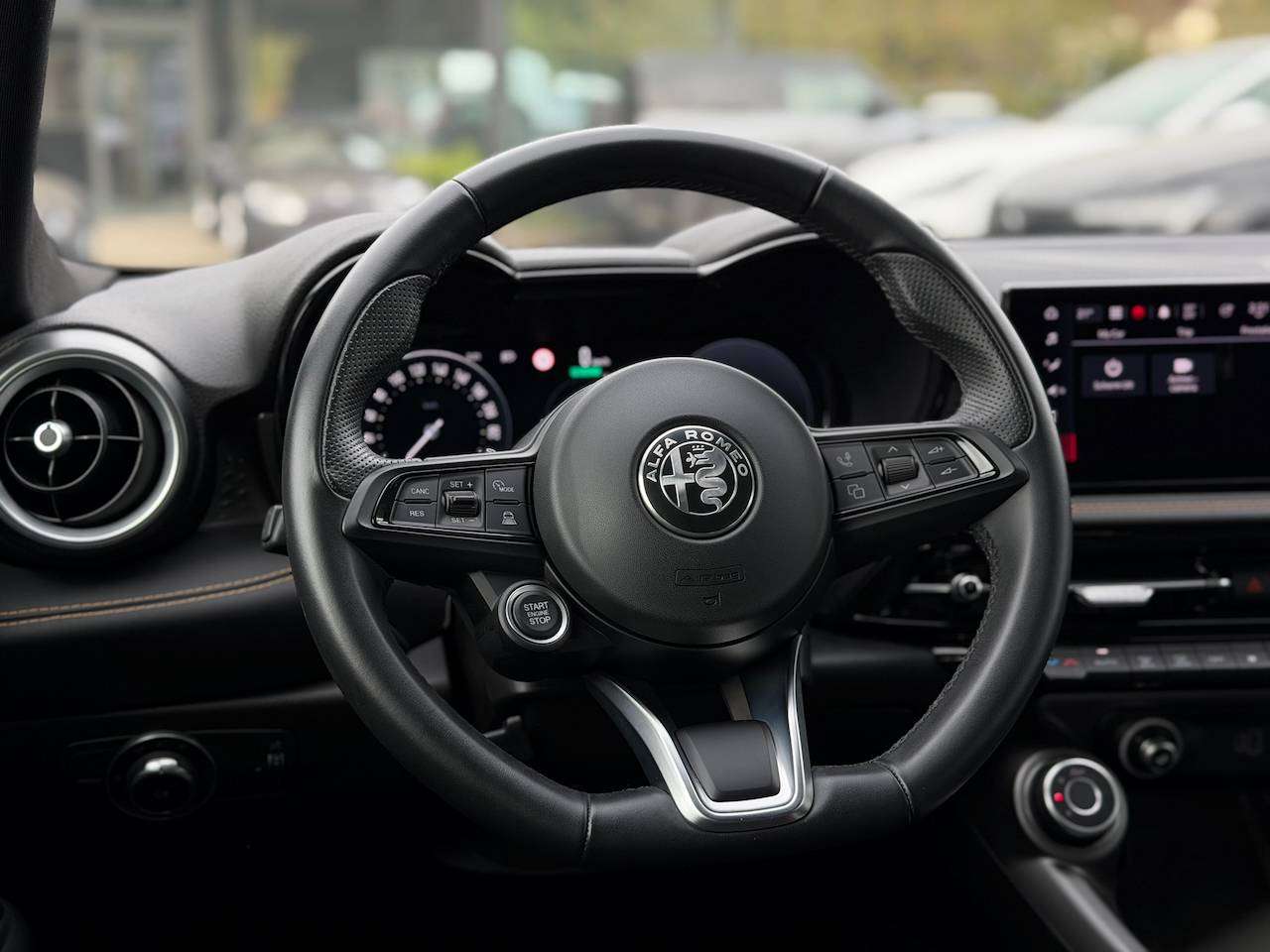Alfa Romeo Tonale MHEV SPRINT APPLE CARPLAY ADAPTIVE CRUISE KEYLESS ENTRY — foto 10 van 17