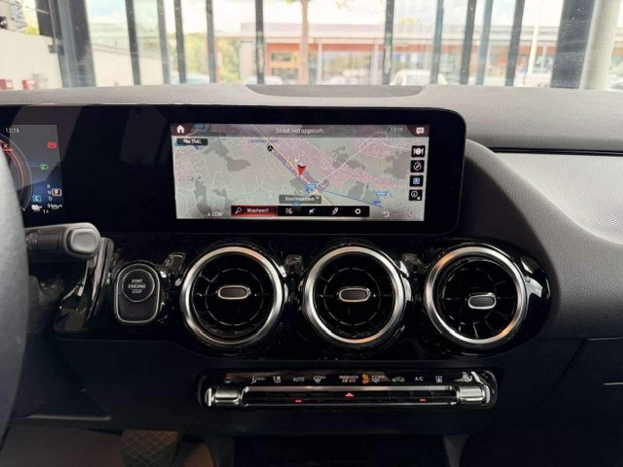 Mercedes-Benz GLA 250 250e PLUG-IN HYBRID AUTOMAAT PANO OPEN DAK — foto 11 van 22
