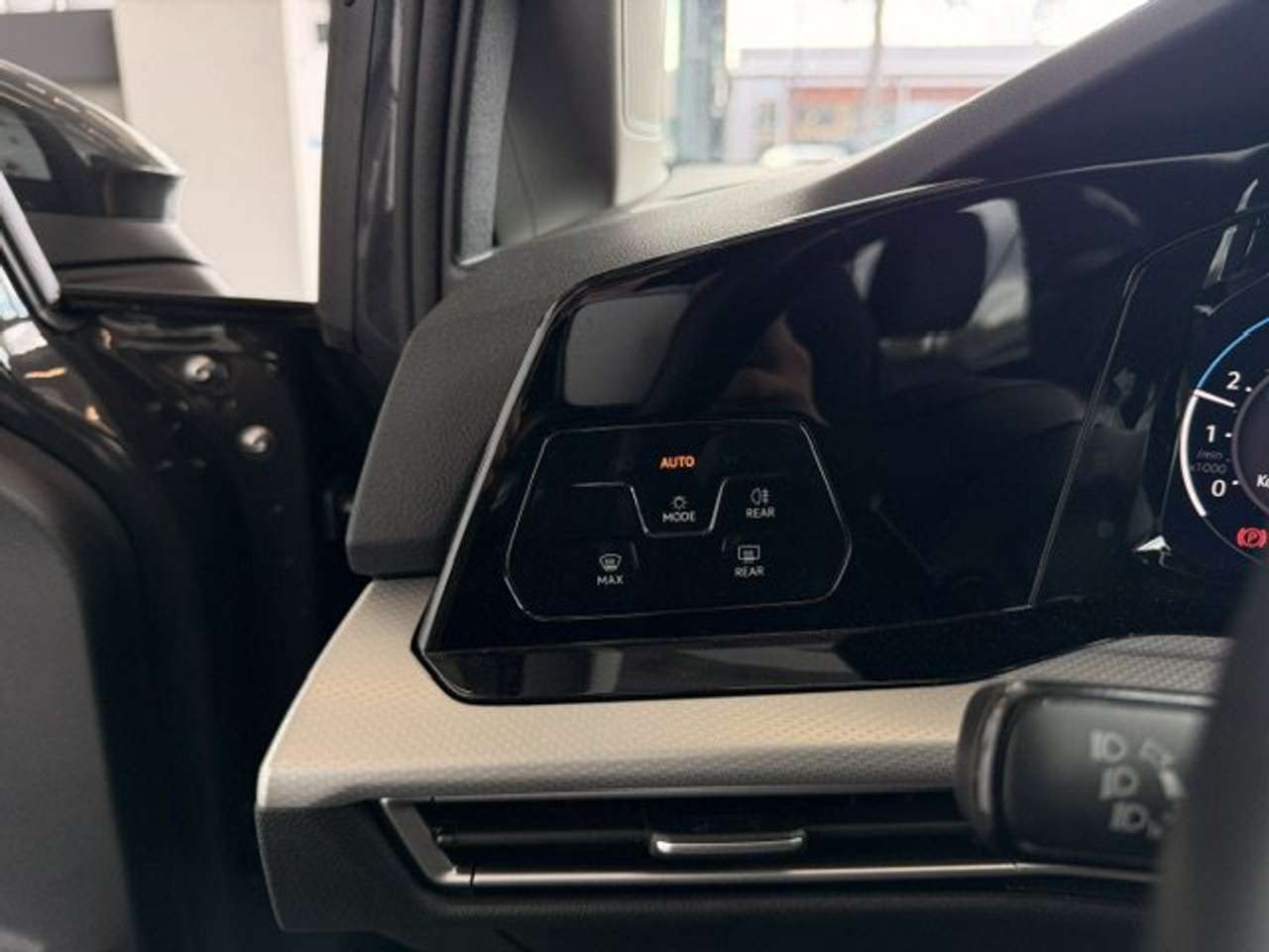 Volkswagen Golf MOVE 1.0 TSI  30000KM!!! — foto 23 van 23