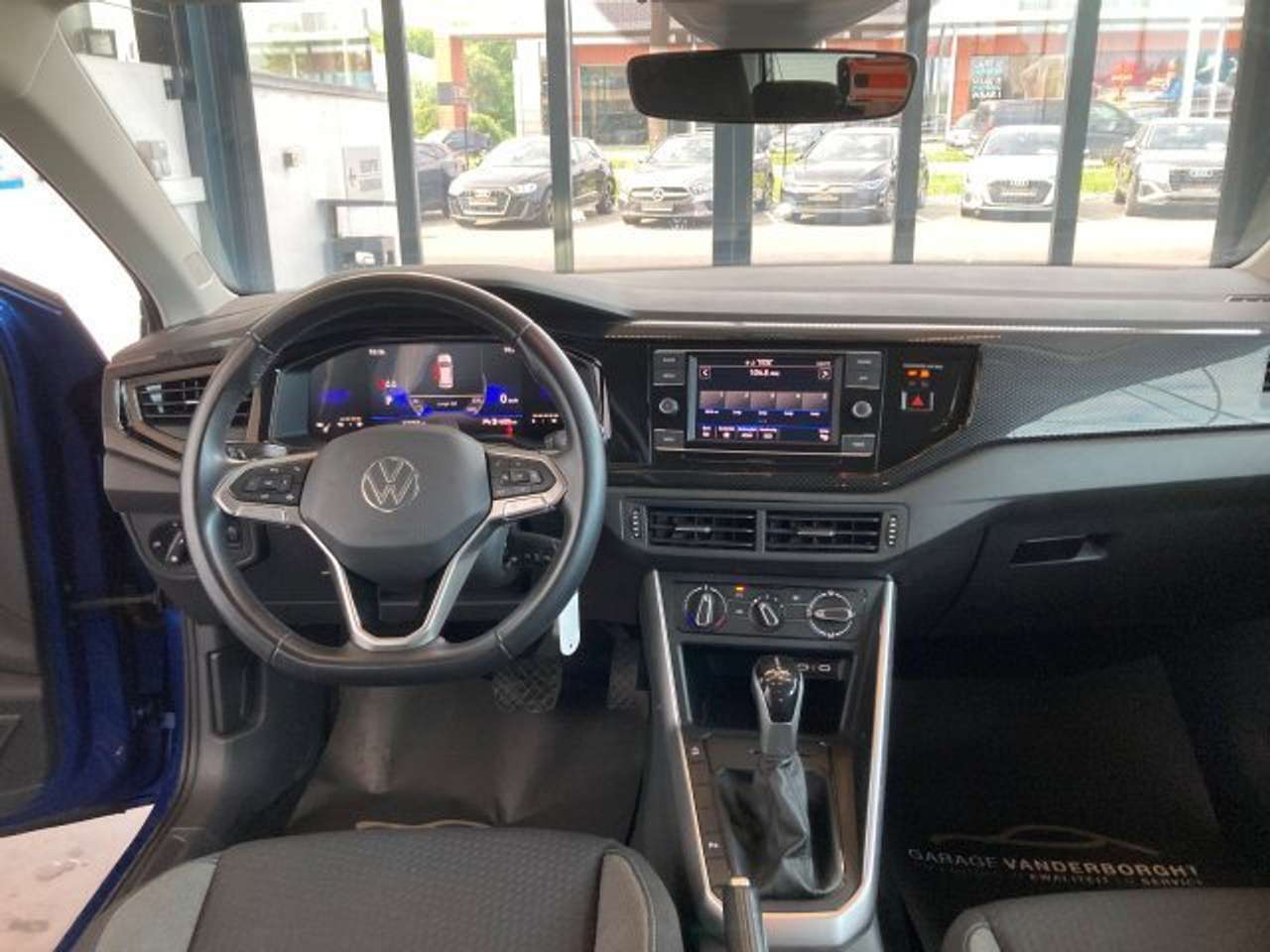 Volkswagen Polo BENZINE AUTOMAAT 42000KM!!!! — foto 8 van 19