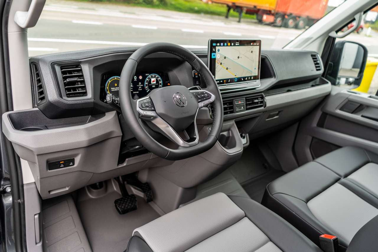 Volkswagen Crafter 35 L4H3 2.0TDI RWD - Automaat- Trekhaak 3500kg / Navigatie/ Camera/ LED - 5j Warranty - 47.000ex — foto 7 van 19