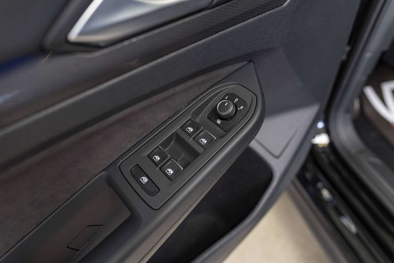 Volkswagen Golf GTI CLUBSPORT|AKRAPOVIC|PANO|IQLIGHTS|ALCANTARA|HEATEDSEATS|KEYLESS|ACC|LA|GARANTIE| — foto 23 van 25