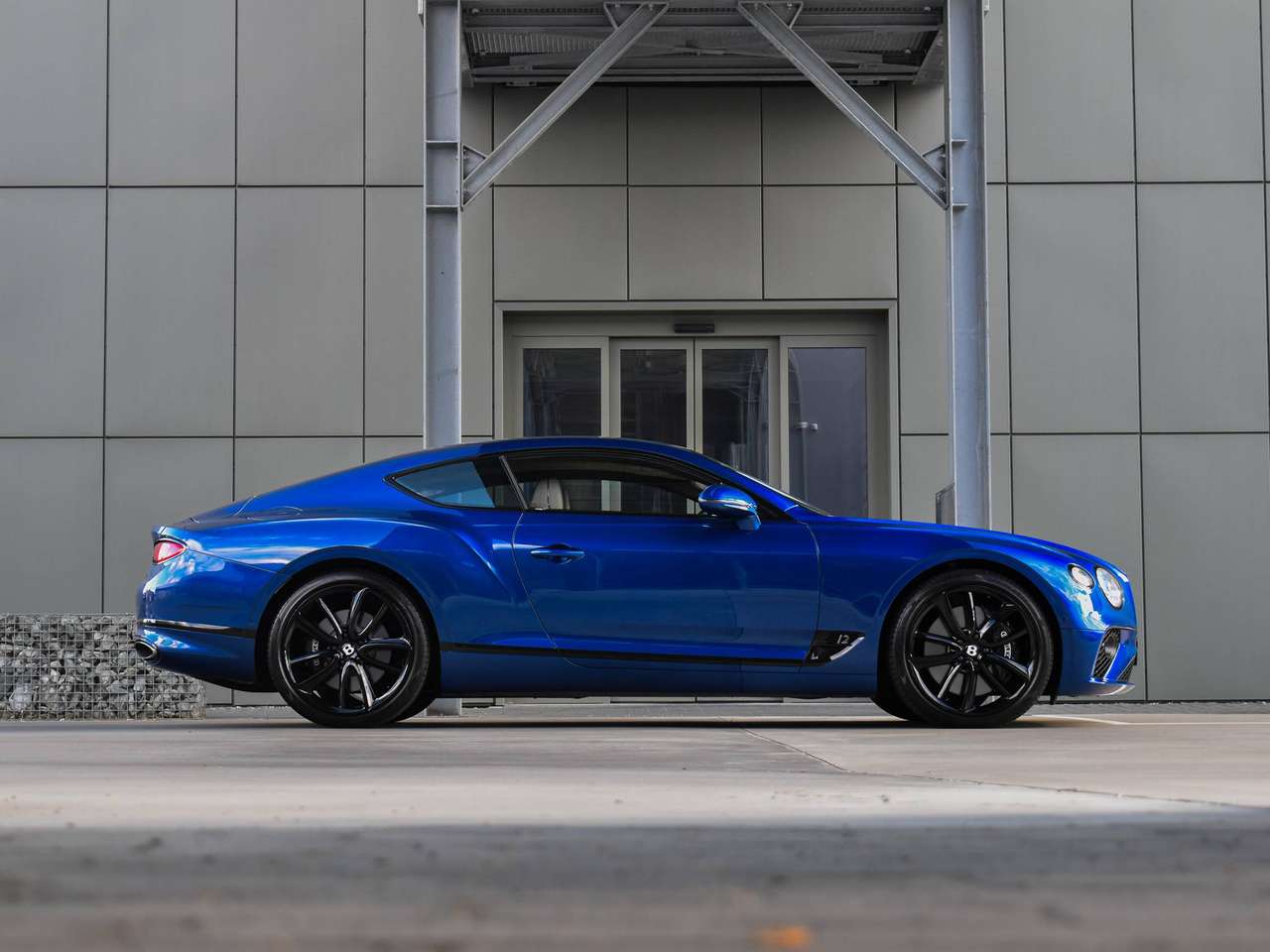 Bentley Continental GT 6.0 BiTurbo W12 / New Model / Sequin Blue / Full History — foto 2 van 25