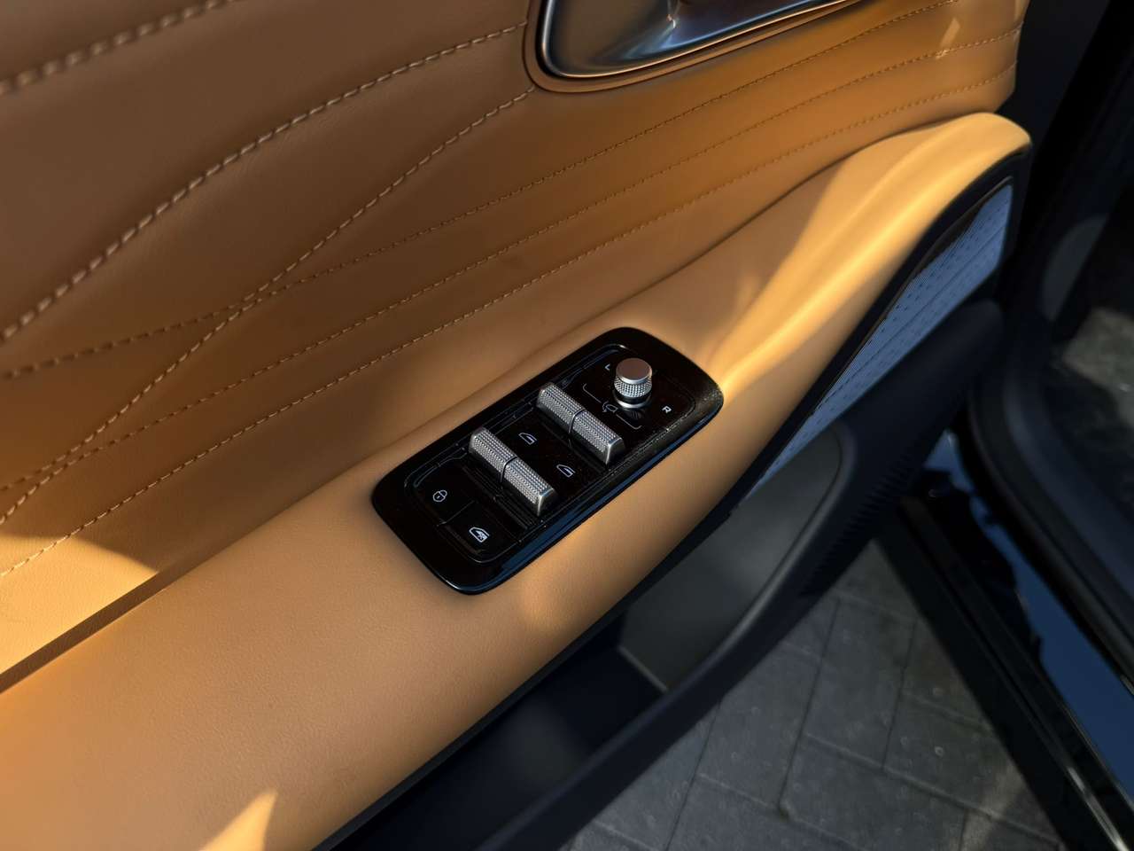 Geely Starray EM-i 15 i PHEV Hybride Plug in MAX+ " Full option " NIEUW — foto 17 van 21