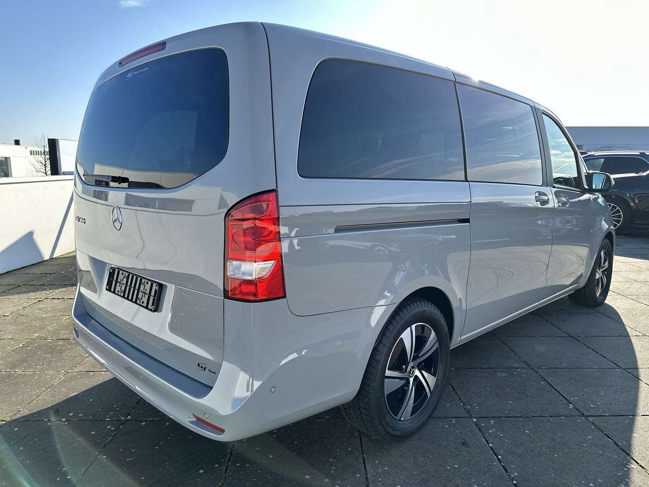 Mercedes-Benz EQV 300 L2  nieuw model Leder navi Distronic Dodehoek Multibeam — foto 7 van 18
