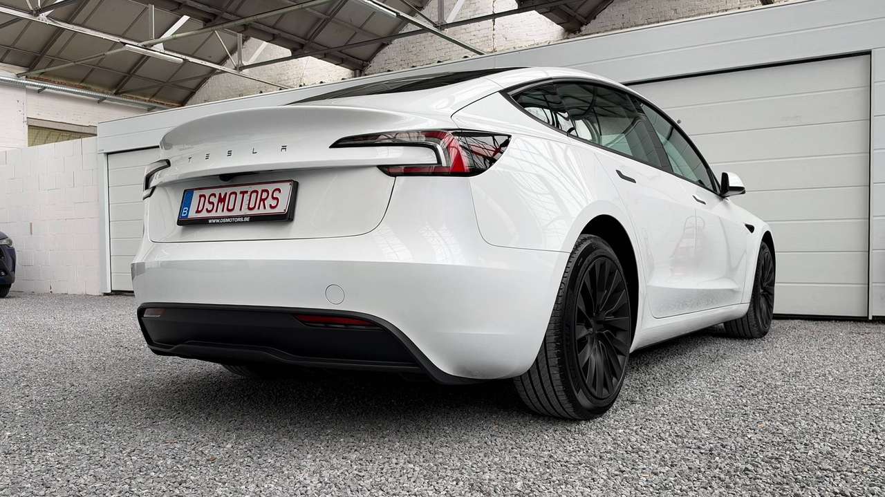 Tesla Model 3 RWD | Premium versie | LFP Batterij | 9.200km | ALS NIEUW! — foto 13 van 25