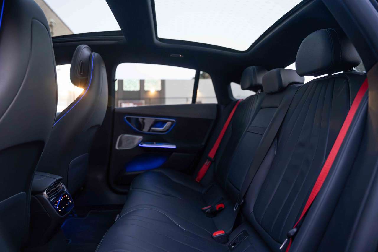 Mercedes-Benz EQE 350 4M AMG SOH98%/PANO/DIGILED/AIRMATIC/BURMESTER/360° — foto 13 van 25