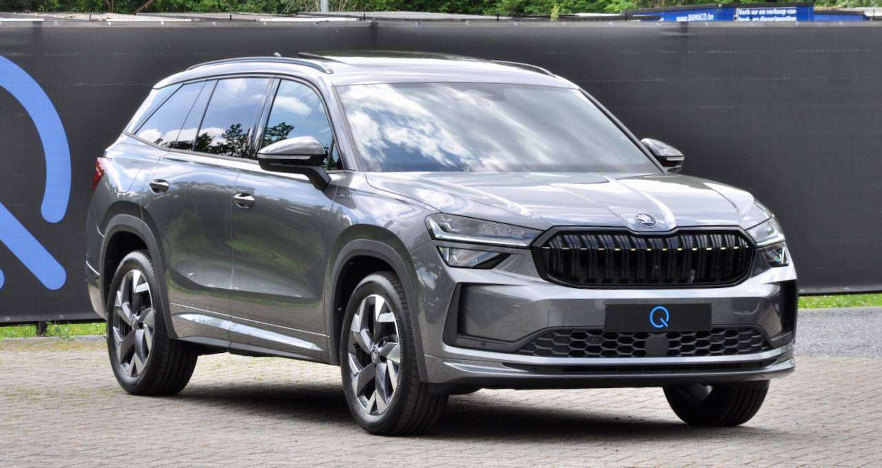 Skoda Kodiaq MHEV SPORTLINE PANO CANTON CAMERA CARPLAY SFEERVERLICHTING MEMORY SEATS