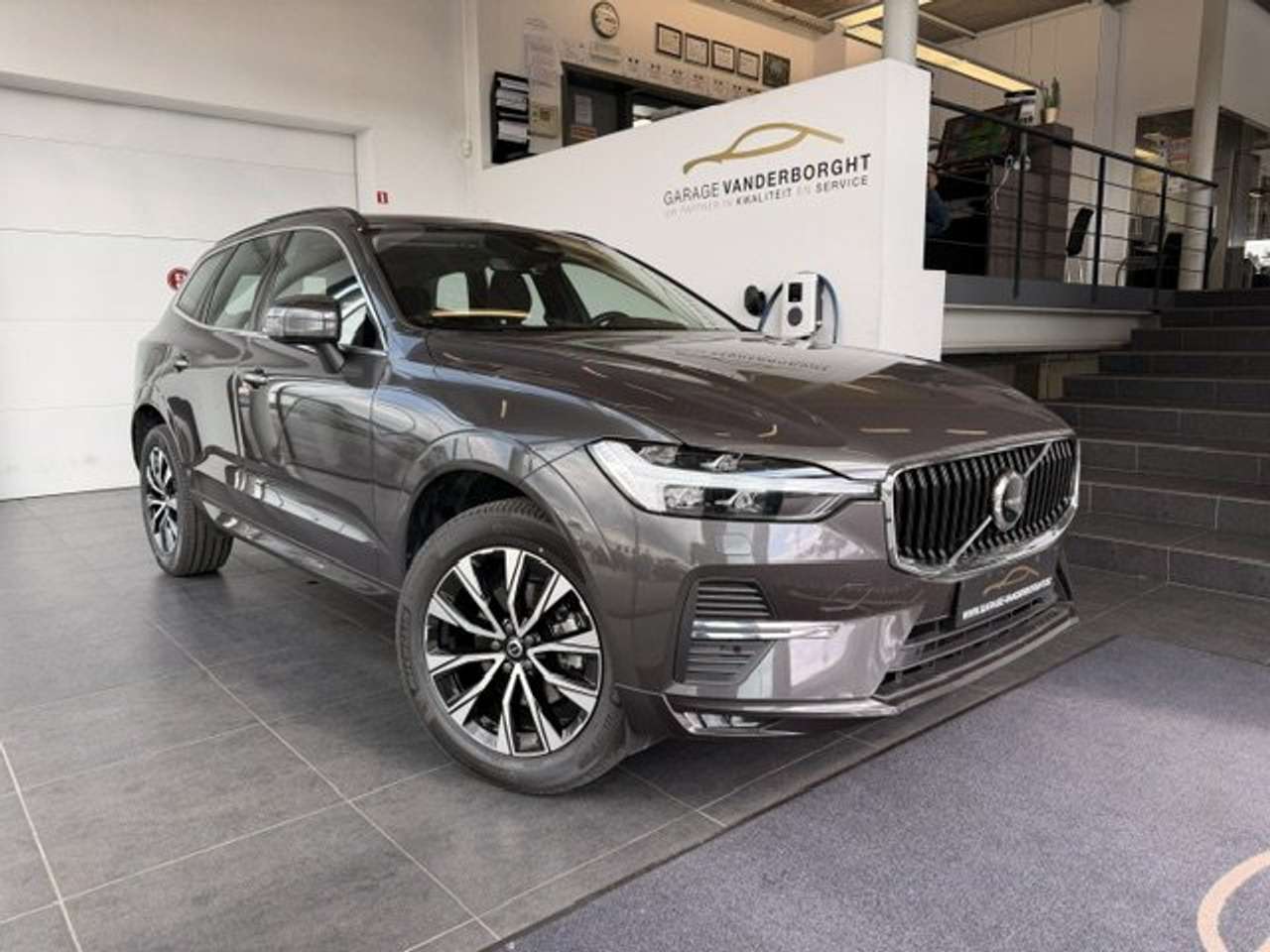 Volvo XC60 PLUS DARK B5  AWD AUTOMAAT +TAL VAN OPTIES