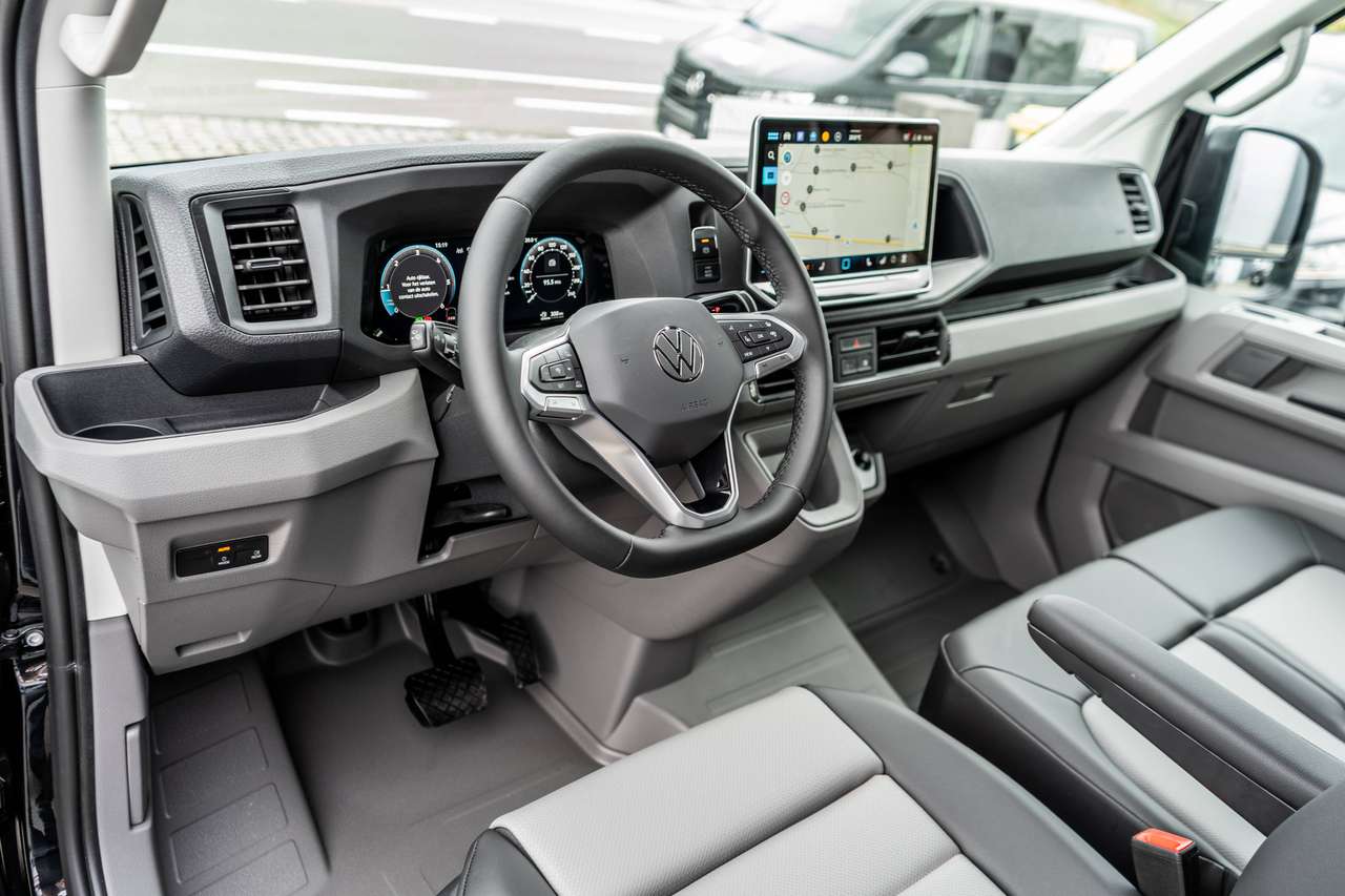 Volkswagen Crafter 35 L3H3 2.0TDI RWD - Automaat- Trekhaak 3500kg / Navigatie/ Camera/ LED - 5j Warranty - 45.300ex — foto 7 van 20