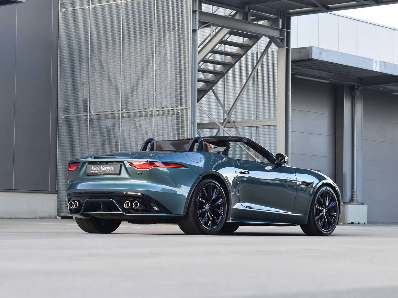 Jaguar F-Type 5.0 V8 R Cabriolet AWD P575 / Giola Green / Black Pack / FULL — foto 4 van 25