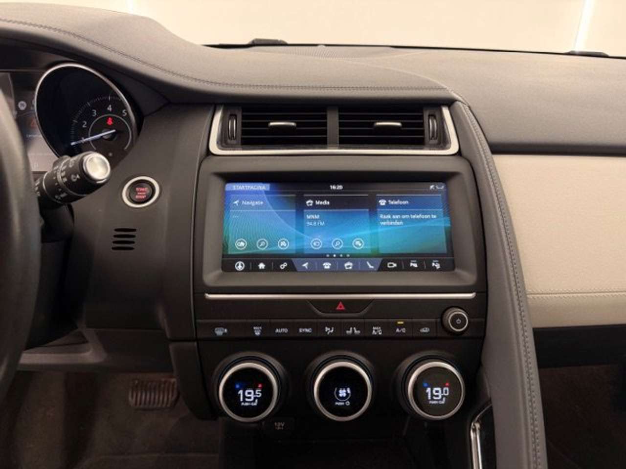 Jaguar E-Pace BENZINE AWD AUTOMAAT+TAL VAN OPTIES-49000KM!!! — foto 20 van 22