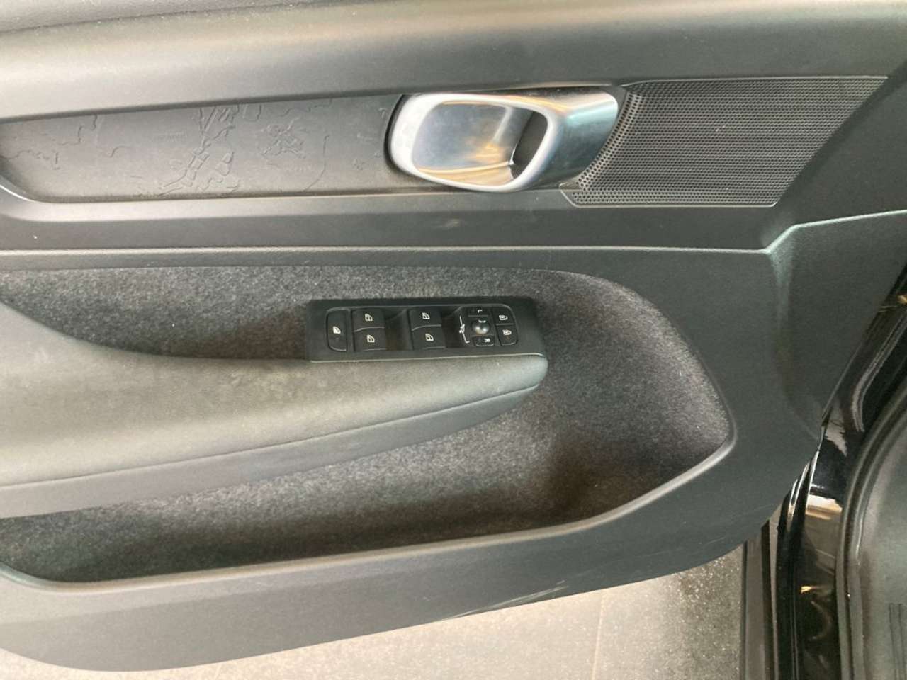 Volvo XC40 MOMENTUM BENZINE SLECHTS 63000KM!!!! — foto 12 van 14