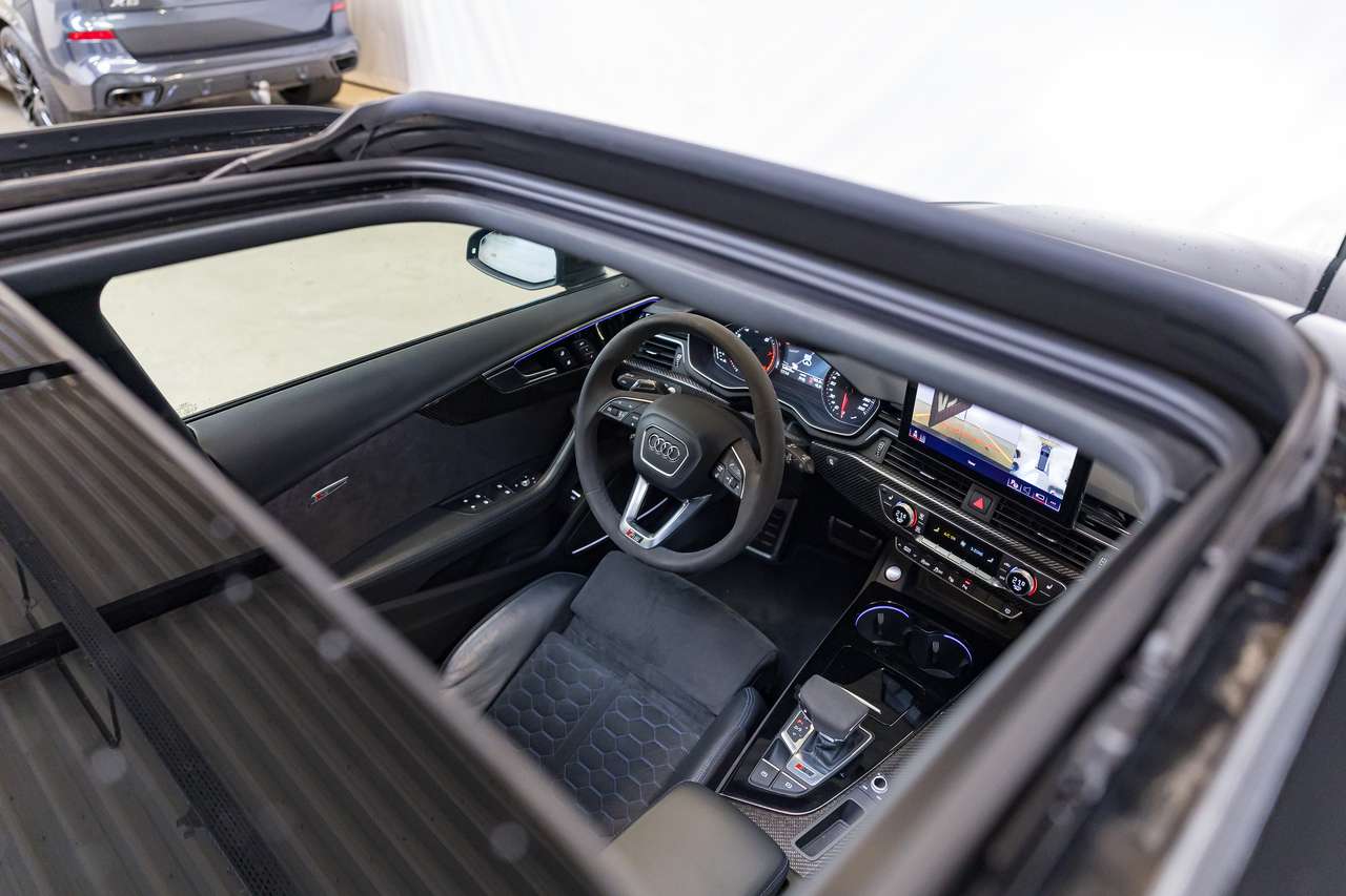 Audi RS4 QUATTRO|CERAMIC|CARBON|360°|B&O|PANO|ALCANTARA| — foto 7 van 25