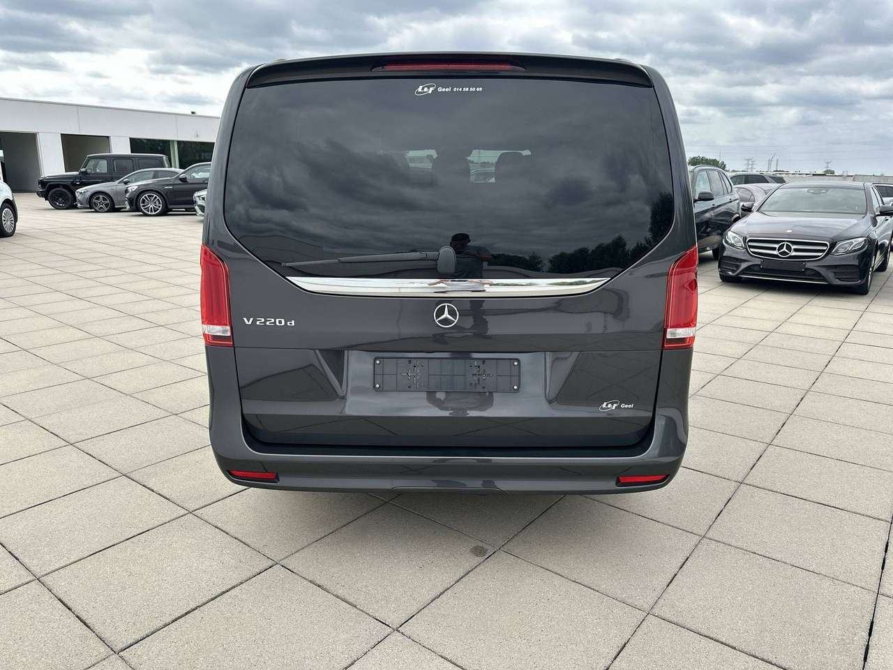 Mercedes-Benz V 220 D lichte vracht AMG Leder LED Trekh Nachtp — foto 6 van 14