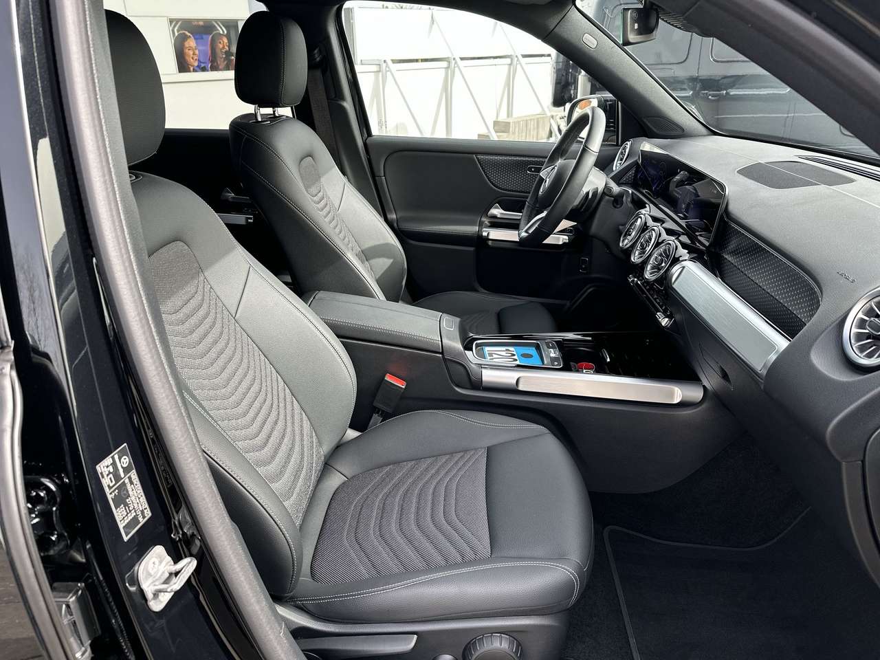Mercedes-Benz EQB 300 4Matic 7 PLAATS Sfeer Progressive Camera Navigatie — foto 11 van 21