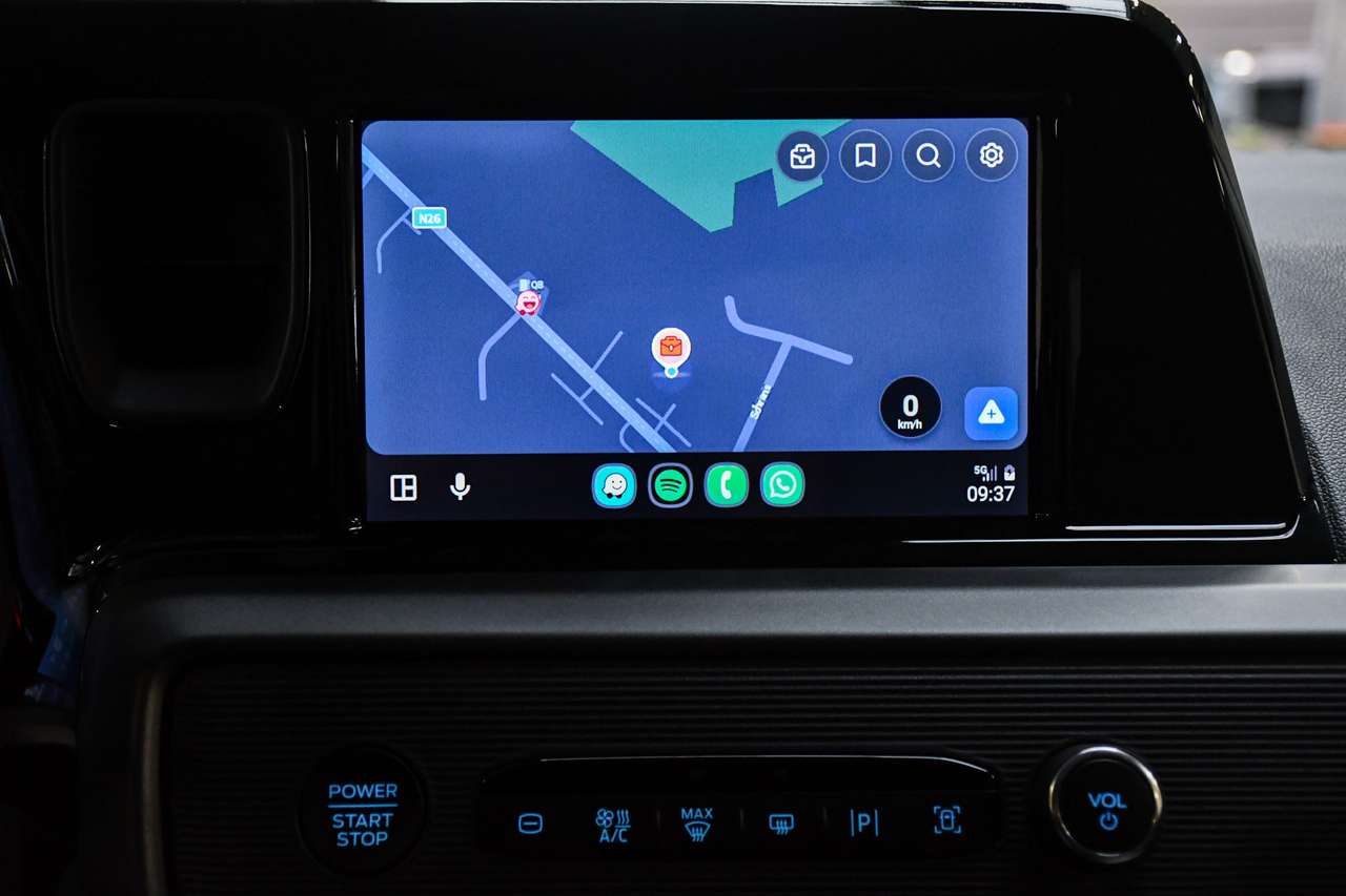 Ford Tourneo Courier Titanium 5pl - NAVI SMARTLINK / CAMERA / PDC / CC — foto 10 van 17