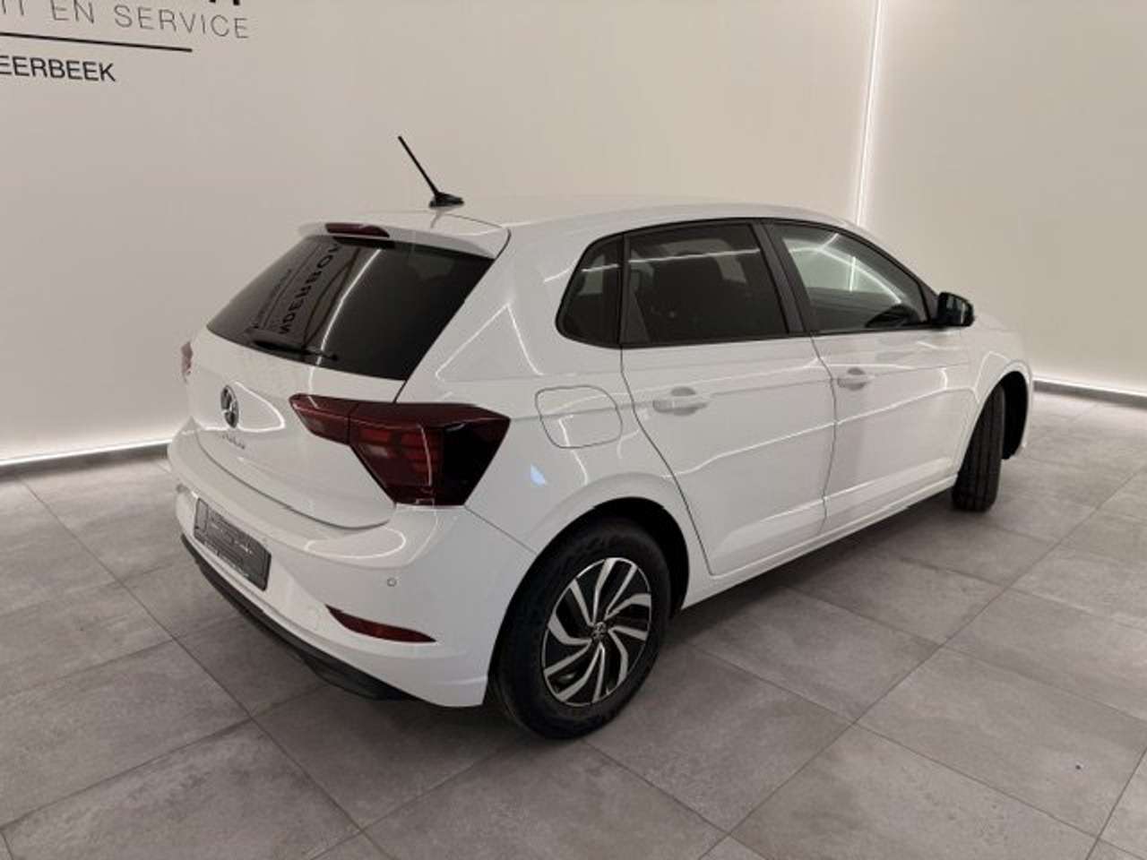 Volkswagen Polo BENZINE MET SLECHTS 22000KM!!!!! — foto 6 van 20