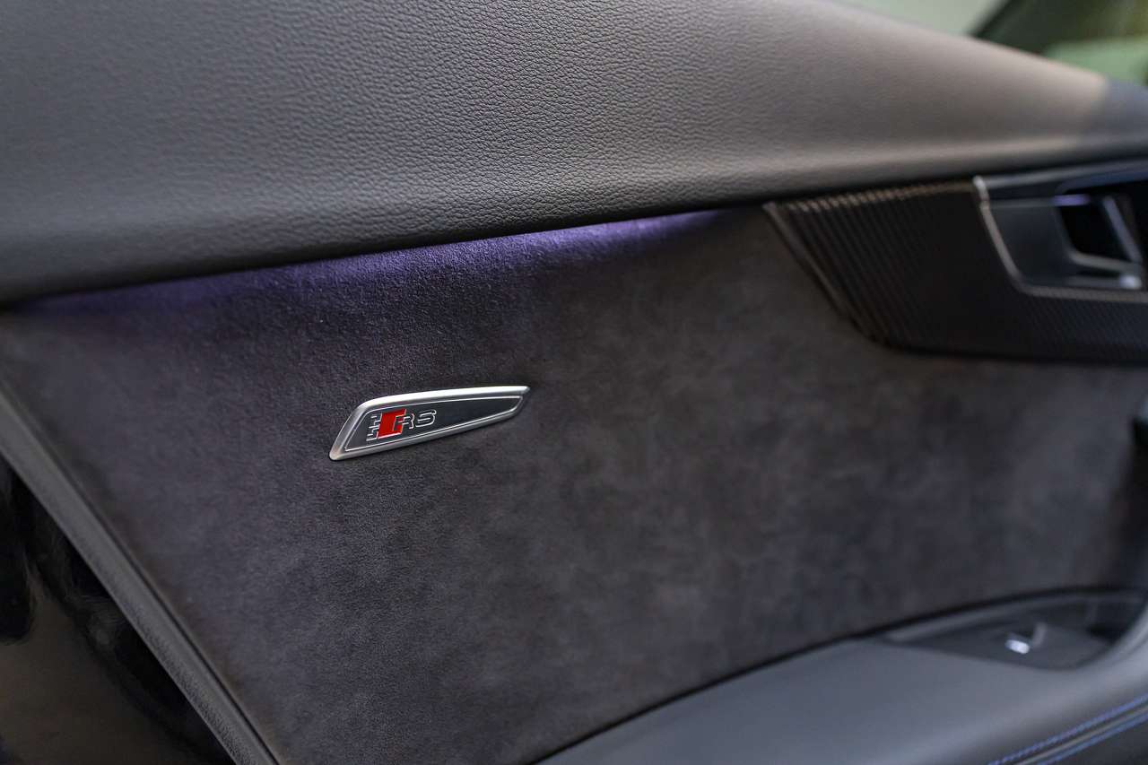 Audi RS4 QUATTRO|CERAMIC|CARBON|360°|B&O|PANO|ALCANTARA| — foto 17 van 25