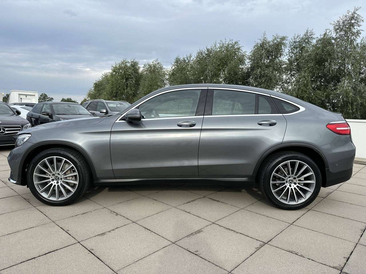 Mercedes-Benz GLC 250 GLC Coupé 250 4-Matic (EU6.2)AMG Pakket Comand Navi 20" multispaaks AMG velgen — foto 4 van 18