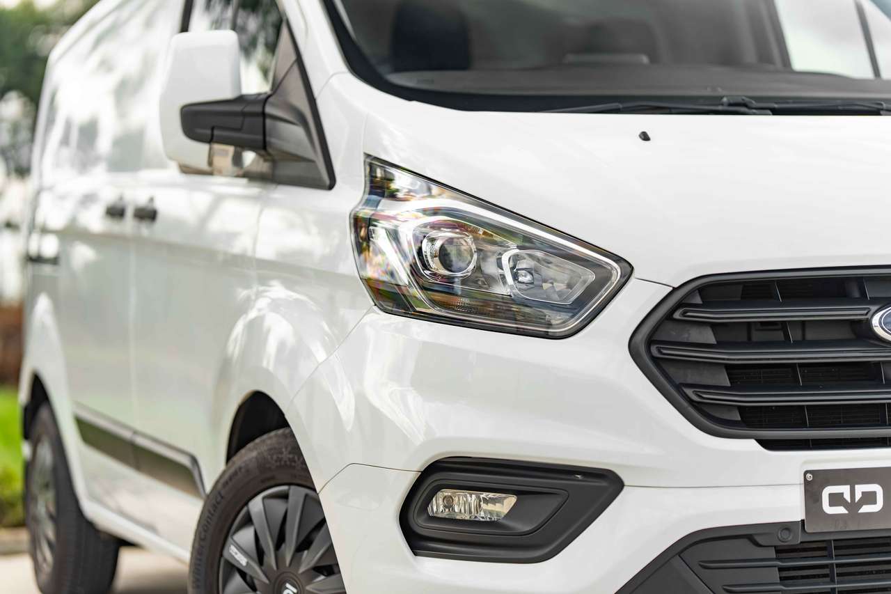 Ford Transit Custom Transit Custom 1.0 T L1H1 PHEV Limited S/S (EU6.2) — foto 2 van 25