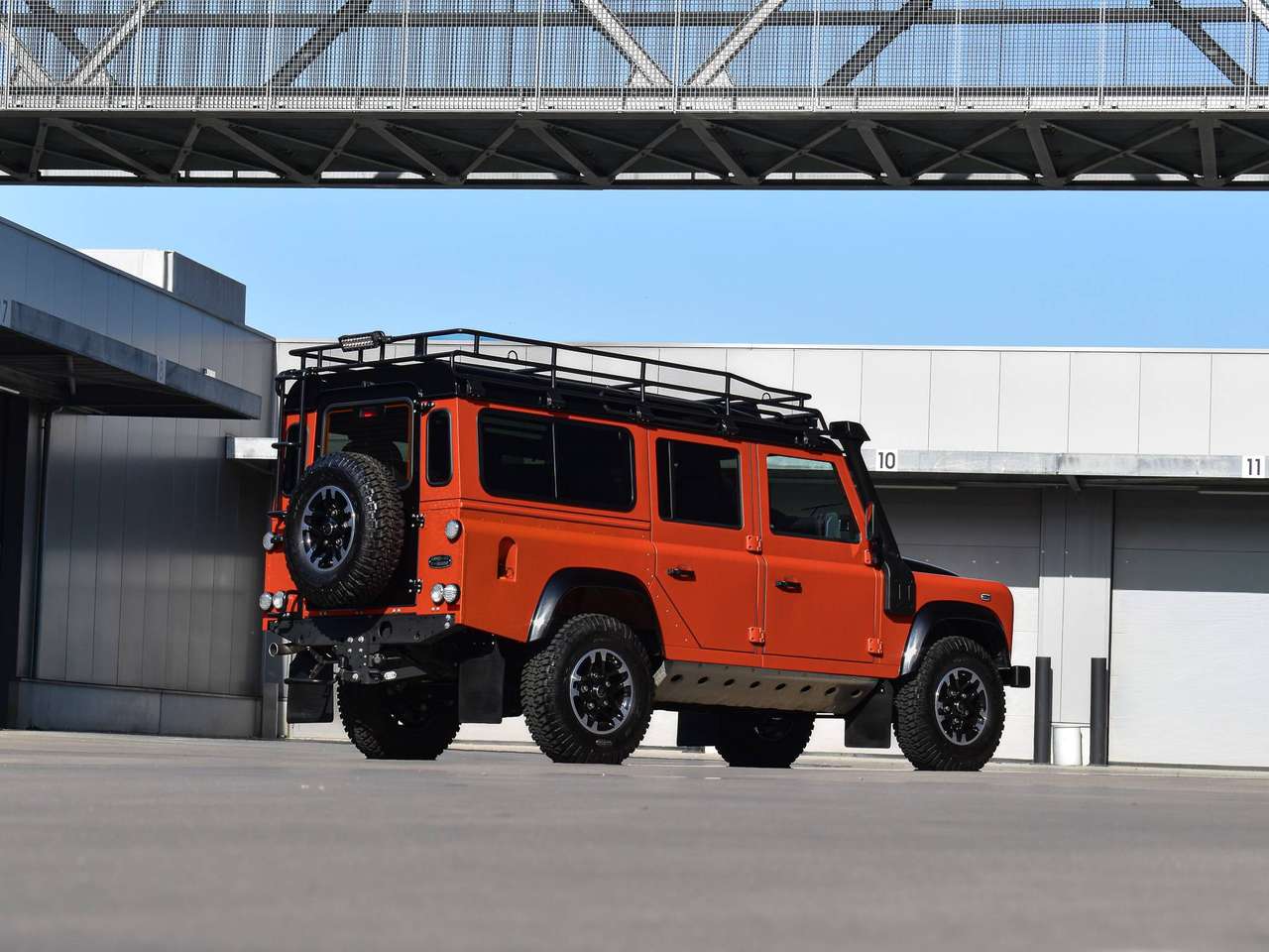 Land Rover Defender 110 2.2 TD4 / "Adventure Edition" / Firesand Orange / First Owner — foto 2 van 25