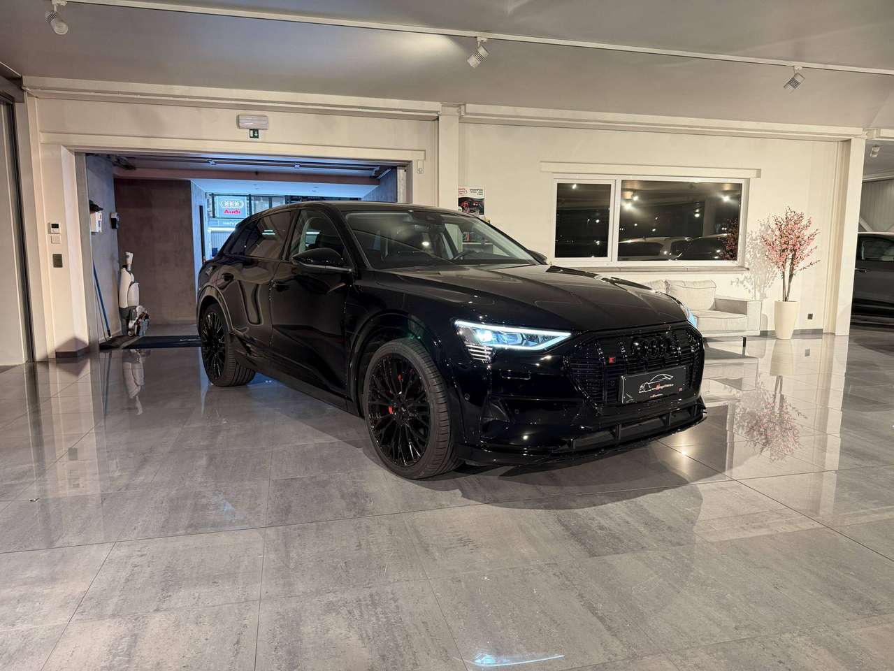 Audi Q8 e-tron SOLD BIJ GARAGE VRIENS YVES BV!!!! — foto 2 van 23