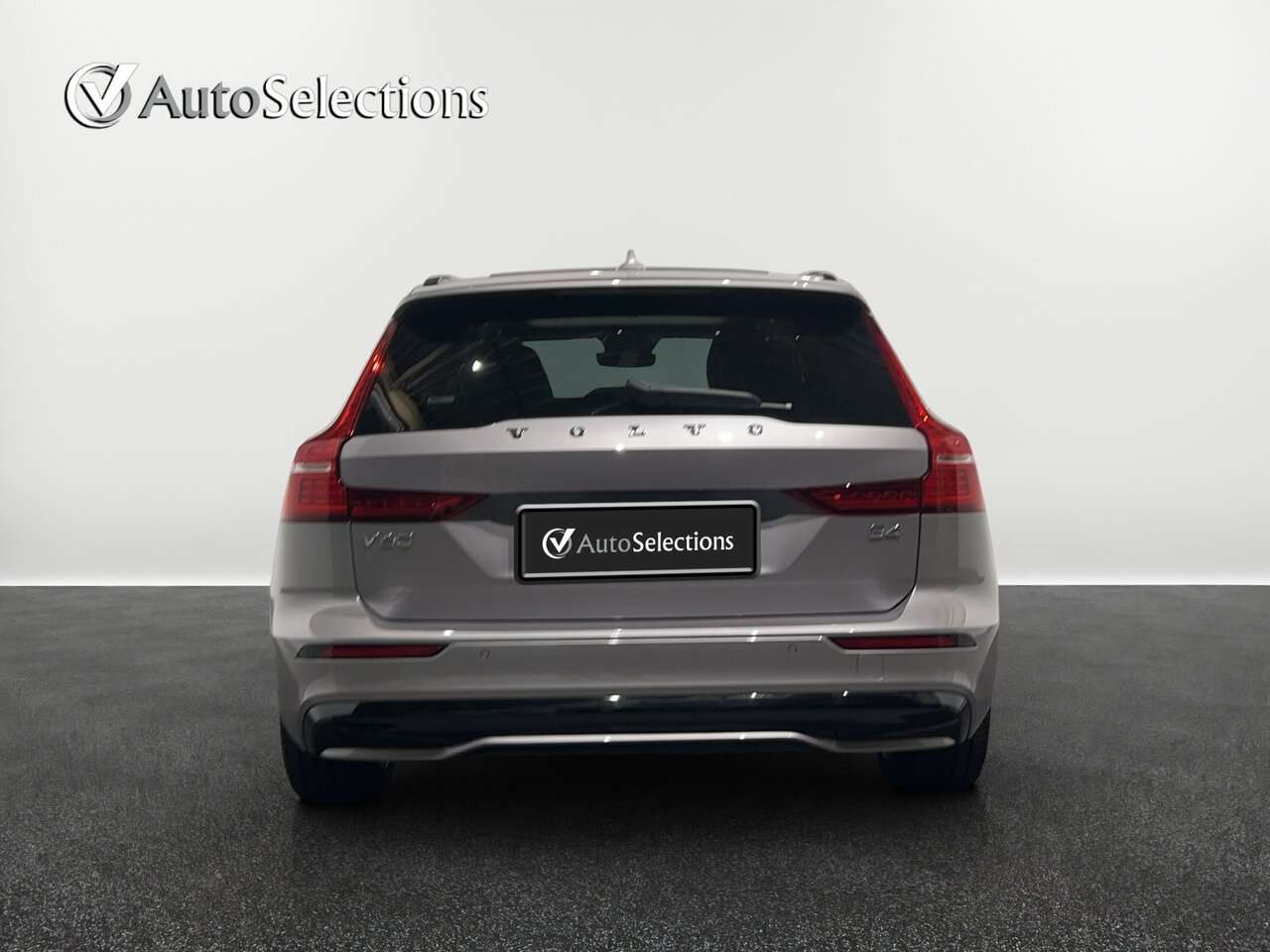 Volvo V60 B4 PLUS DARK/PANO/HEAD-UP /360° — foto 5 van 24