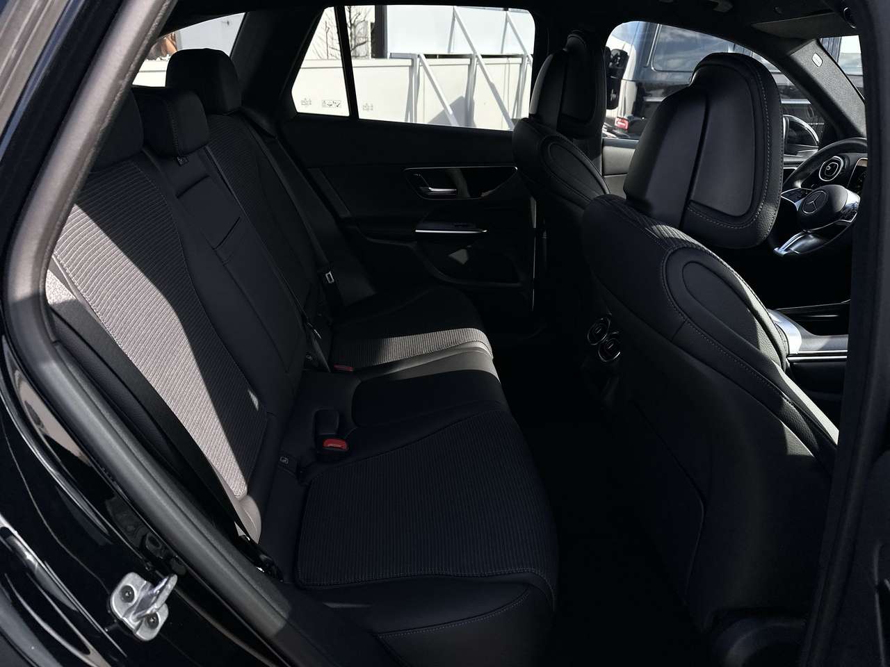 Mercedes-Benz GLC 200 GLC 200 4 MATIC Luxury Line Trekhaak — foto 11 van 19