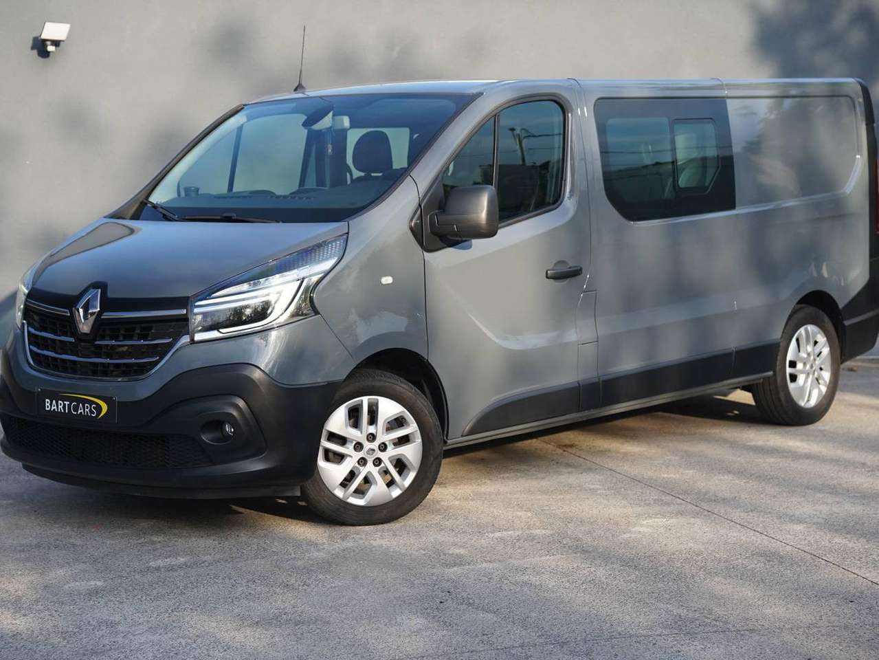 Renault Trafic 2.0 dCi 29 6 plaatsen lichte vracht — foto 3 van 25