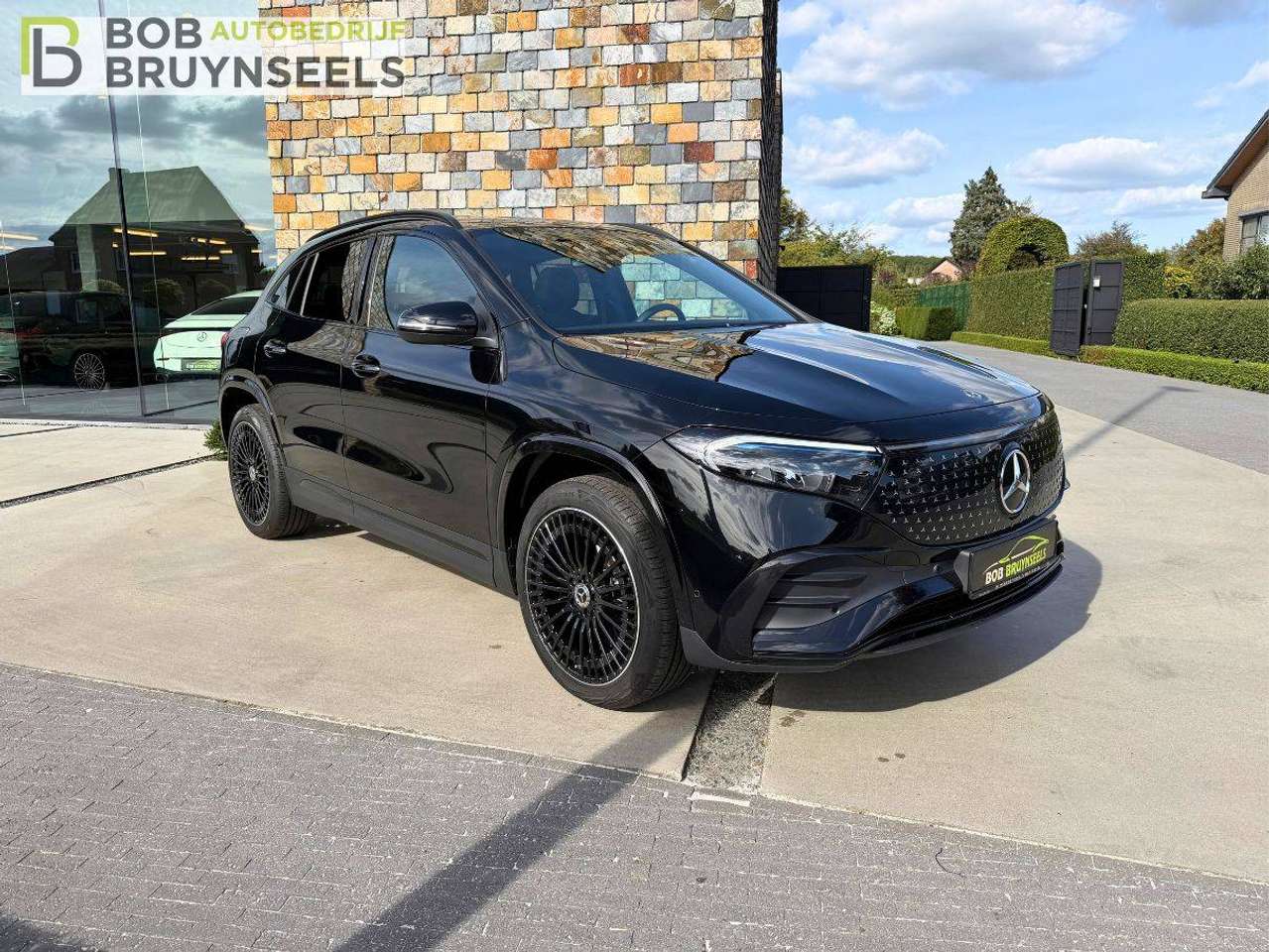 Mercedes-Benz EQA 250 Amg line | Nightpakket | Panoramadak | Winterpakket | Achteruitrijcamera — foto 3 van 17