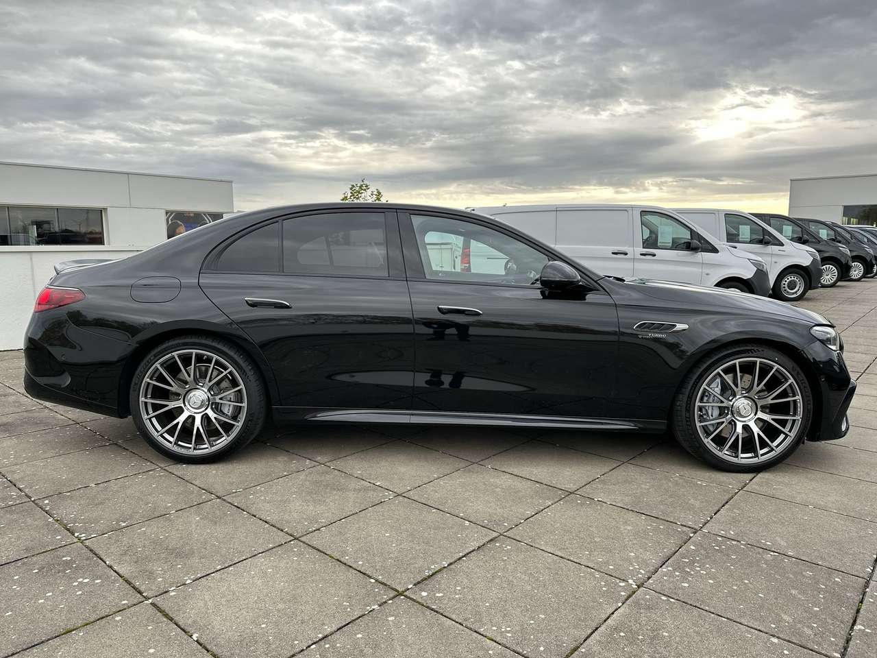 Mercedes-Benz E 53 AMG 21gr Co2/HEAD UP/AMG/21"/GESTUURDE ACHTERAS — foto 2 van 19
