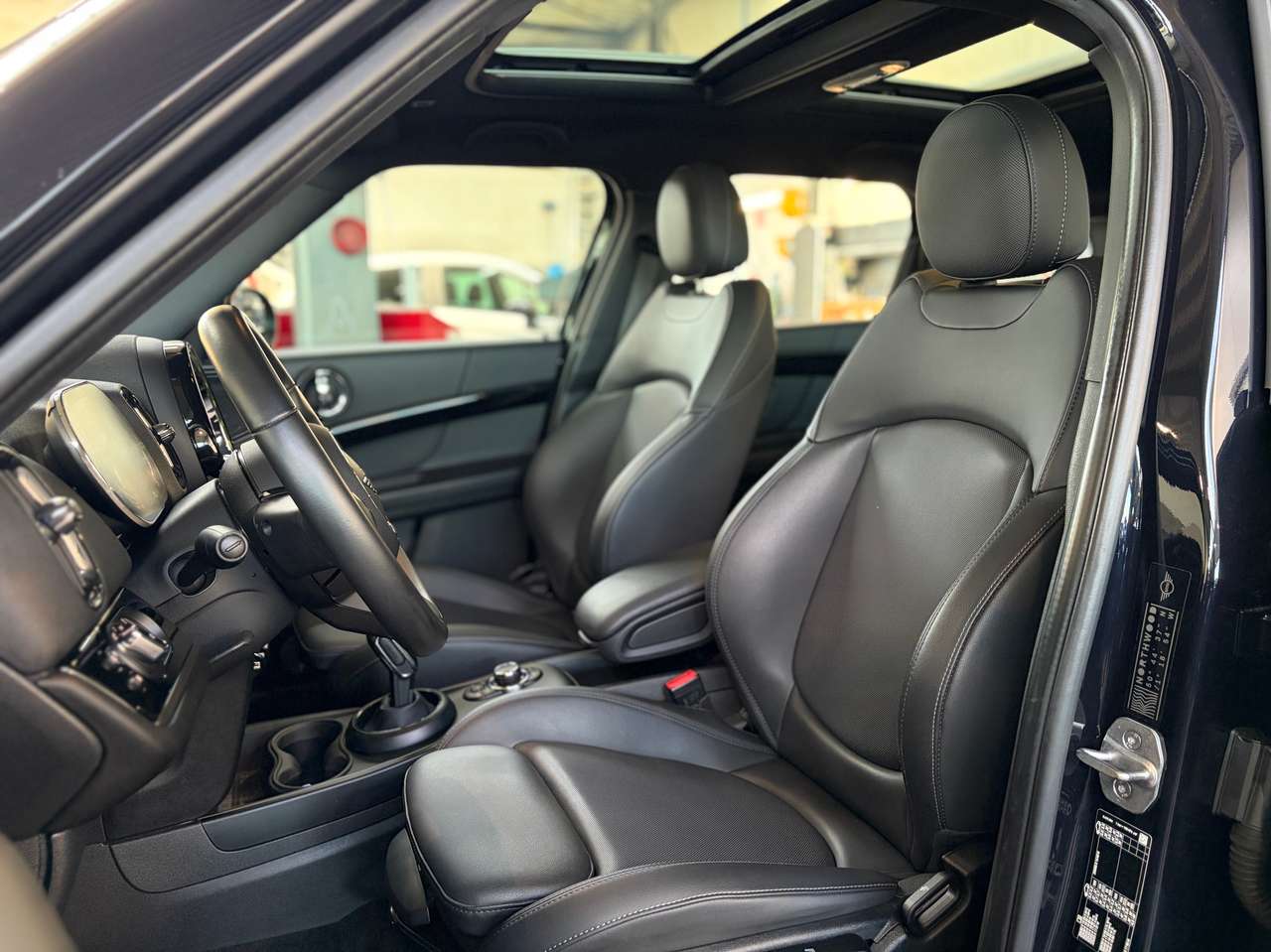 MINI One Countryman 'Northwood Edition' met open dak! — foto 7 van 19