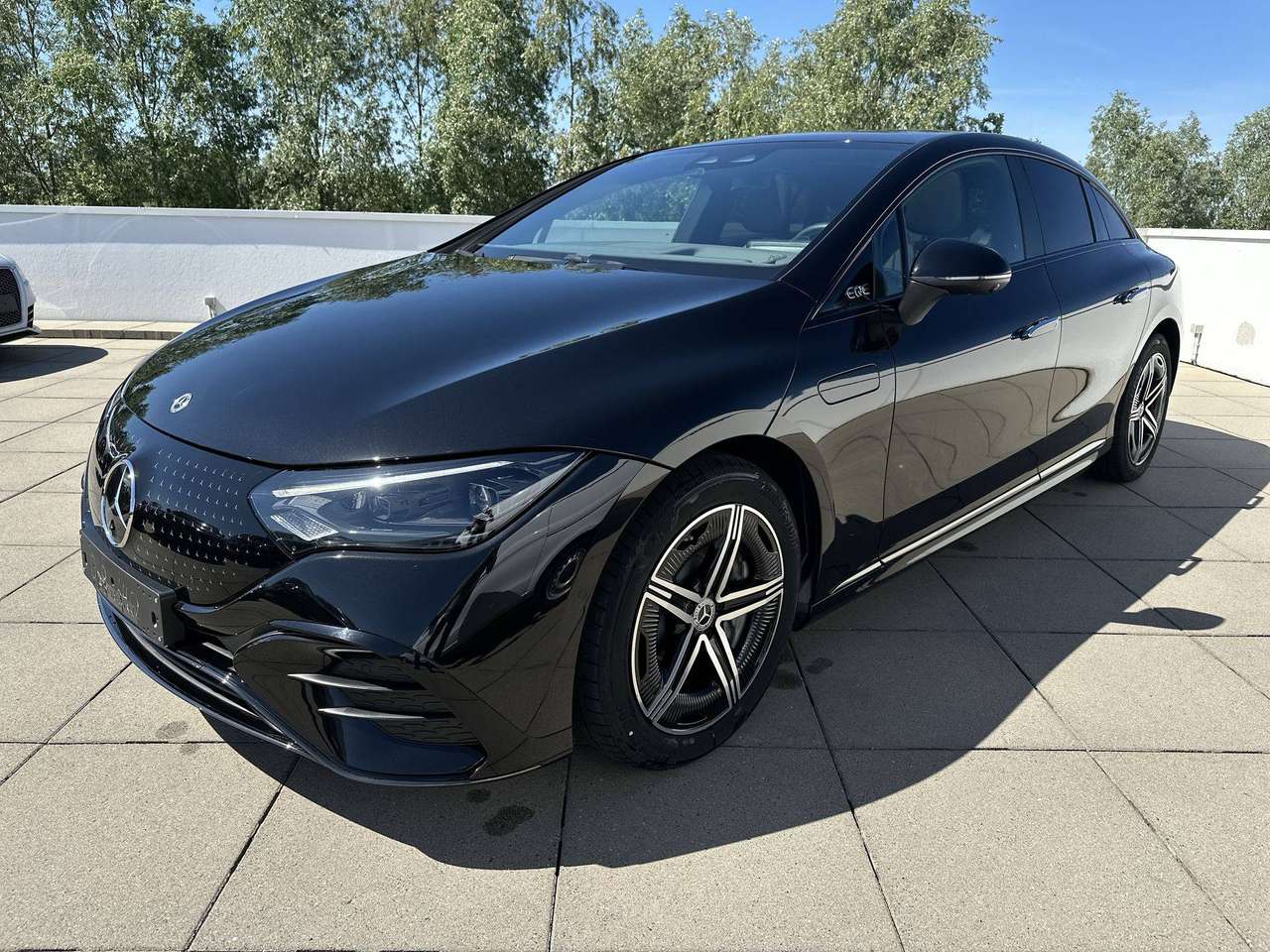 Mercedes-Benz EQE 300 AMG PANO DAK PREMIUM PLUS NP 102.432 EURO !!! — foto 2 van 19