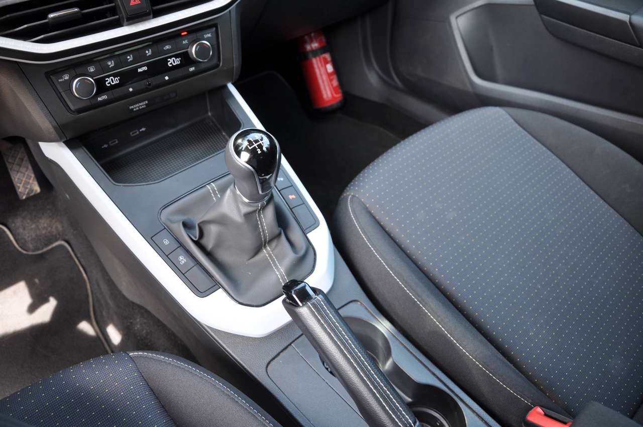 SEAT Arona 1.0 TSI "Move" Benzine - 24.500 Km - Manueel — foto 13 van 15