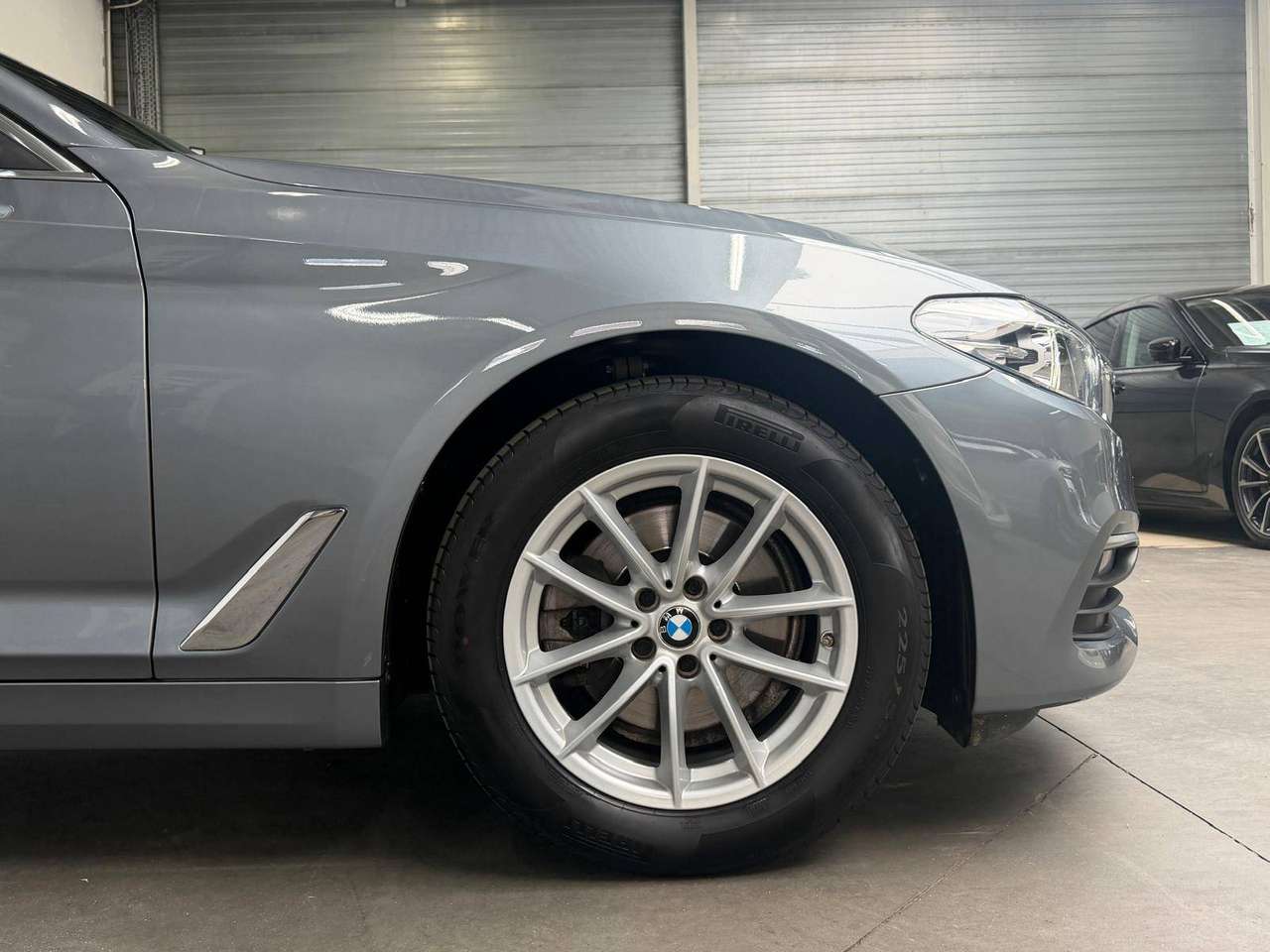 BMW 518 dA Touring NAVI*PDC*LED*CAMERA*CARPLAY*TREKHAAK*LEDER* — foto 8 van 25