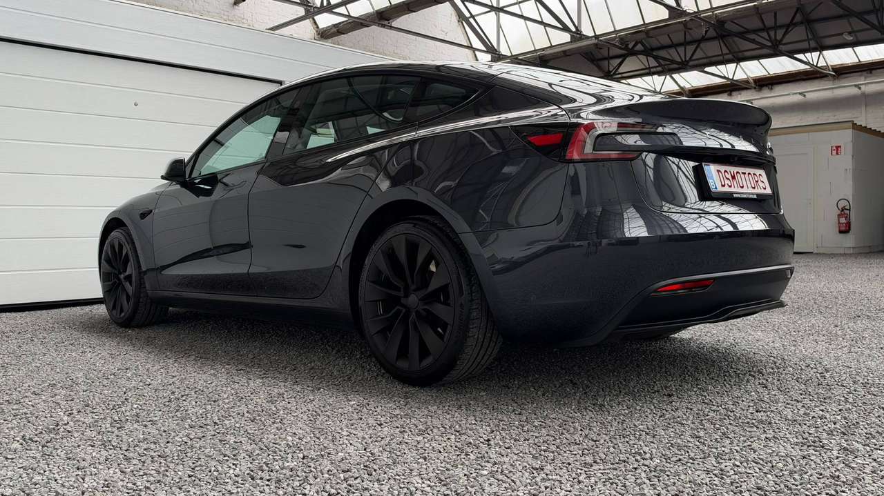 Tesla Model 3 RWD | Premium versie | Stealth Grey | 19" Nova velgen | HW4 — foto 16 van 25